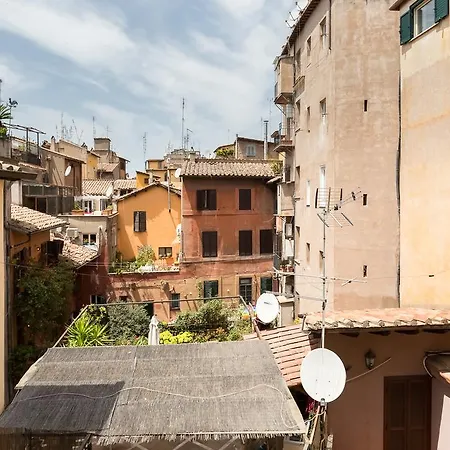 Pellegrino Campo De' Fiori *